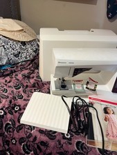Husqvarna Viking Designer Ruby Deluxe Sewing ...