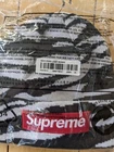 Boîte Supreme New Era logo Beanie Zebra FW22 taille unique neuve/scellée 