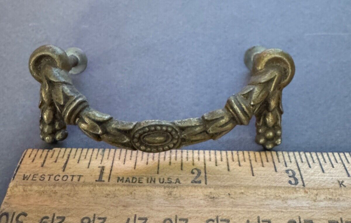 VICTORIAN ANTIQUE SWAG DRAWER HANDLE BRASS
