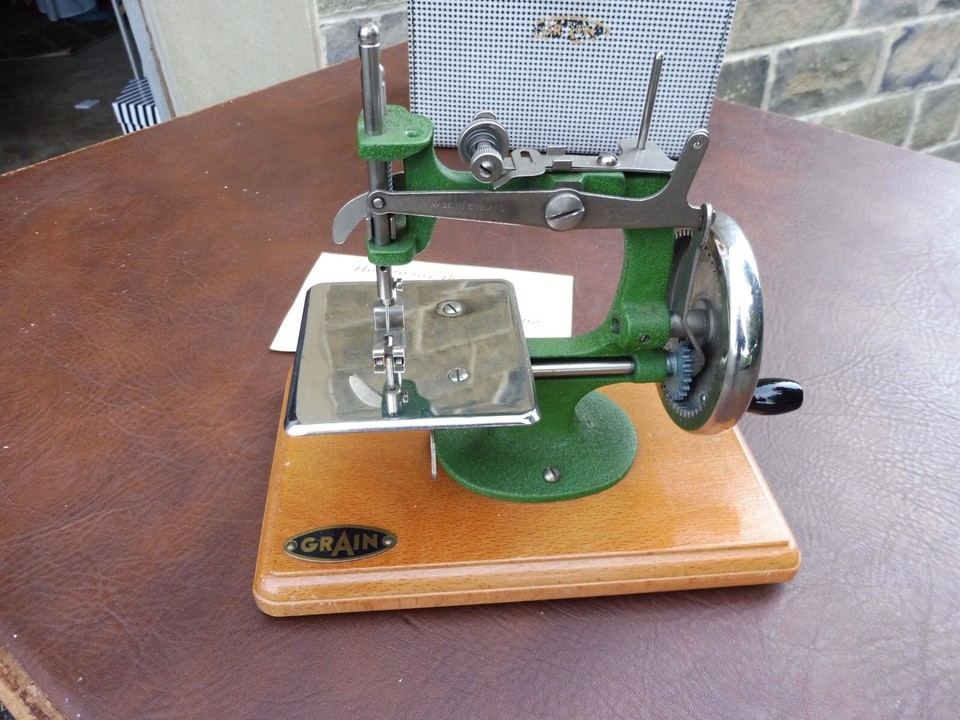 Vintage GRAIN toy sewing machine with original box and instructions eBay