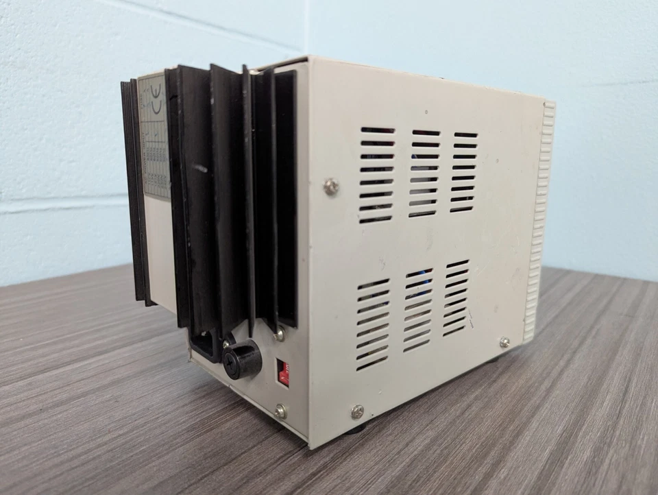 EXTECH 382200 DC POWER SUPPLY - power cord not included - Image 4 of 4