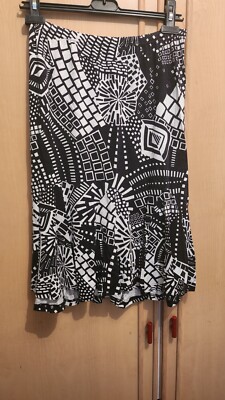 Jupe Noire Et Blanche Taille 42 Style A-line (trapèze) - Occasion Très Bon état - Matière élasthanne/viscose