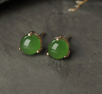 B09 Green Jade Round 3 Claw Stud Earrings Sterling Silver 925 Gold Plated