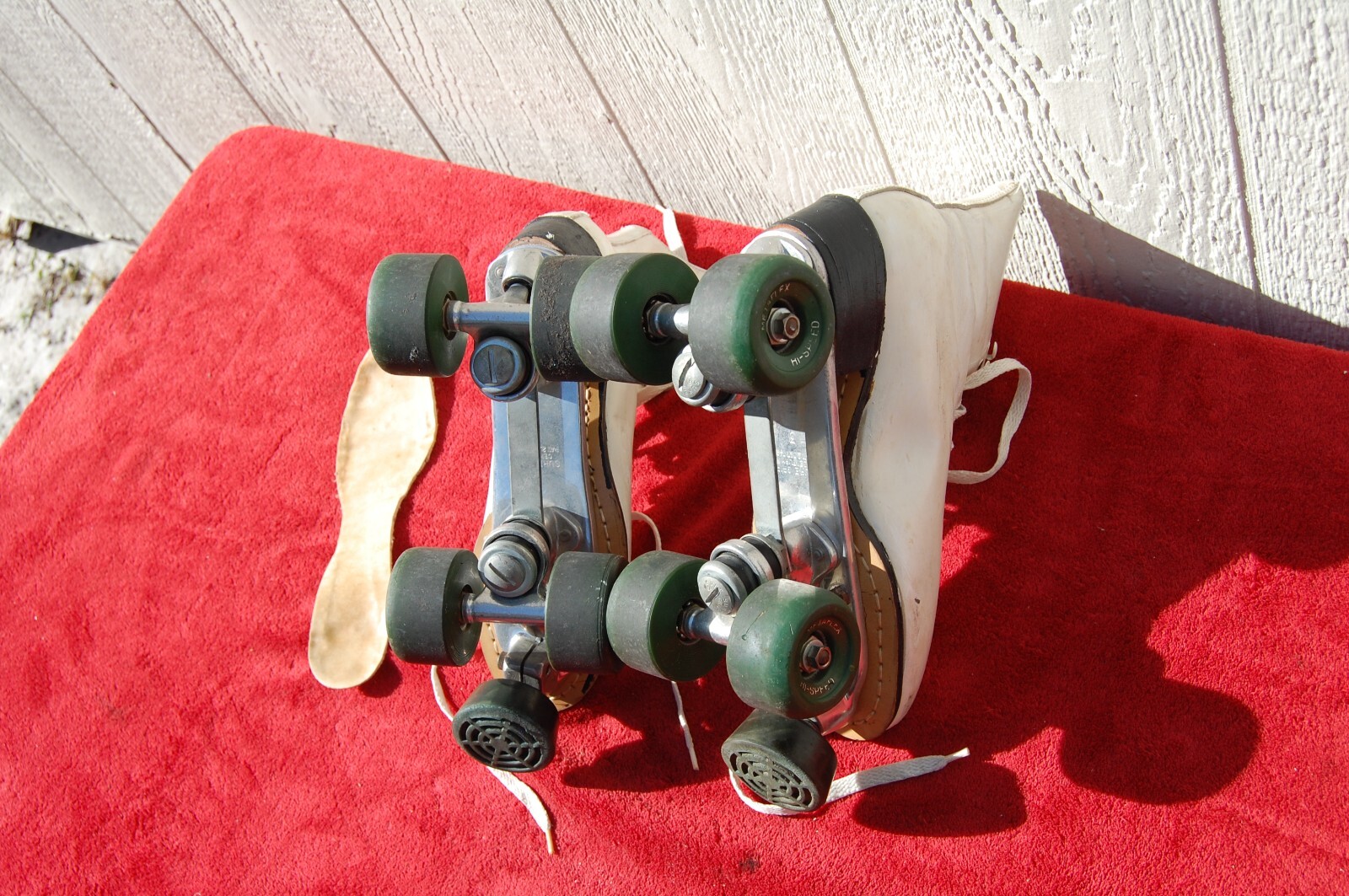 Vintage RIEDELL Women Roller Skates Sure Grip Century Plates White