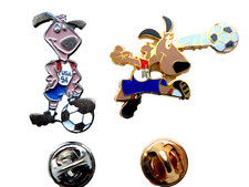 2 Pin's FOOTBALL - Coupe du Monde 94 USA - Mascotte - 