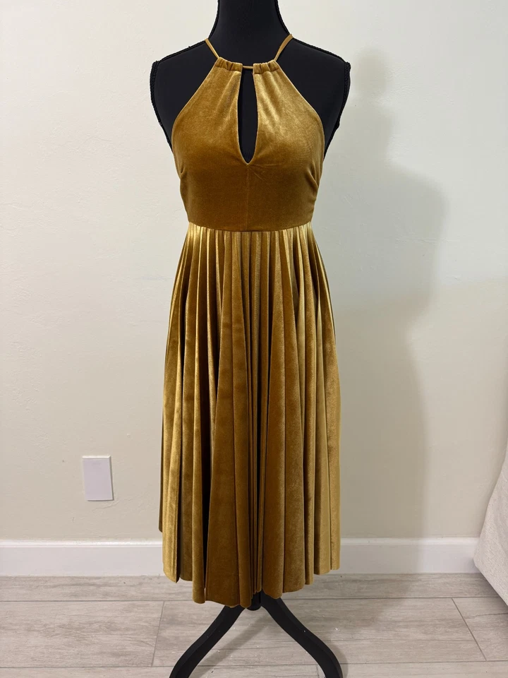 Vestido halter de terciopelo rosa sin fin Anthropologie plisado calce y acampanado XS Foto 2 de 4