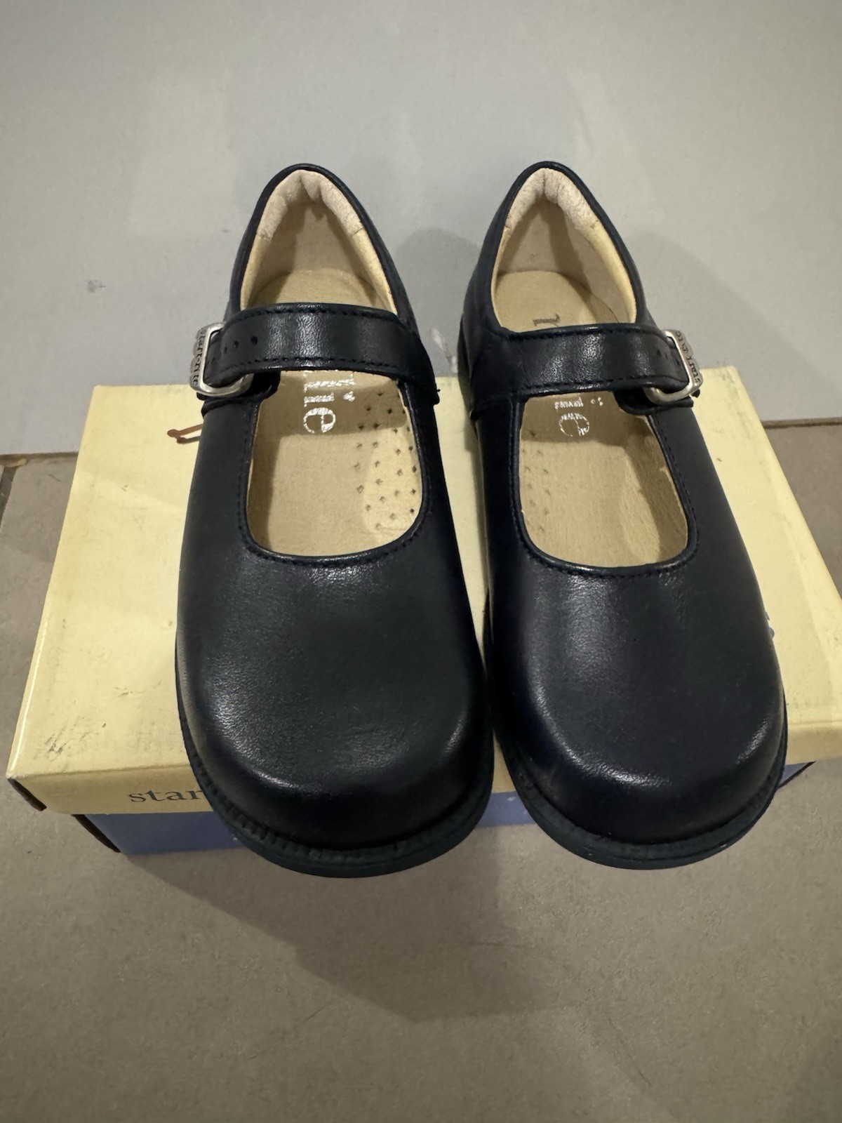 Uk 7.5  Eur 25 Us 8