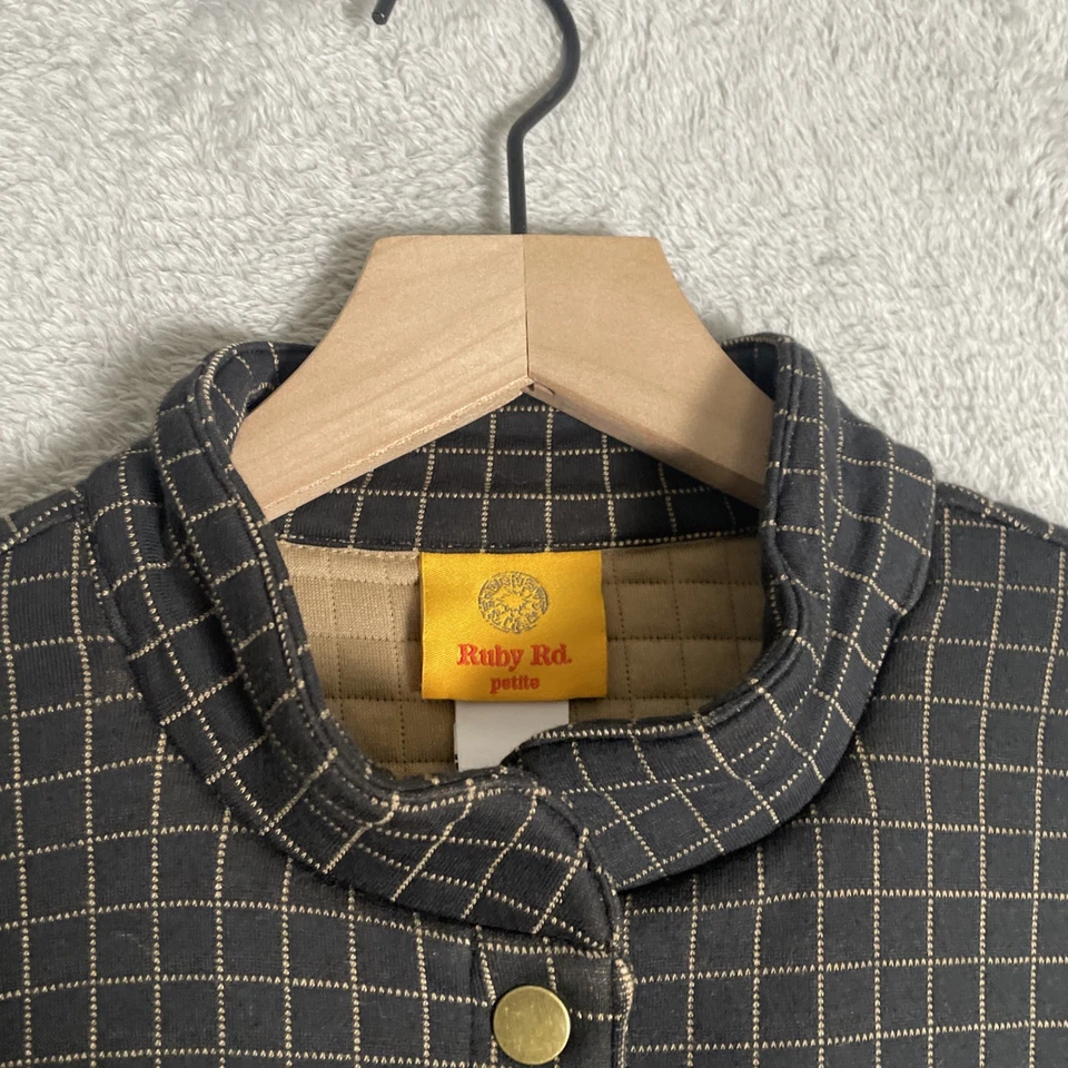 Ruby Rd. Best Women’s Small Petite Black Tan Windowpane Plaid Quilted Lined New - Image 3 of 4