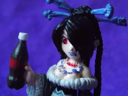 FINAL FANTASY X LULU / 2" 5cm PVC FIGURE Coca Cola Japan / UK Despatch 🚚 - Picture 8 of 9