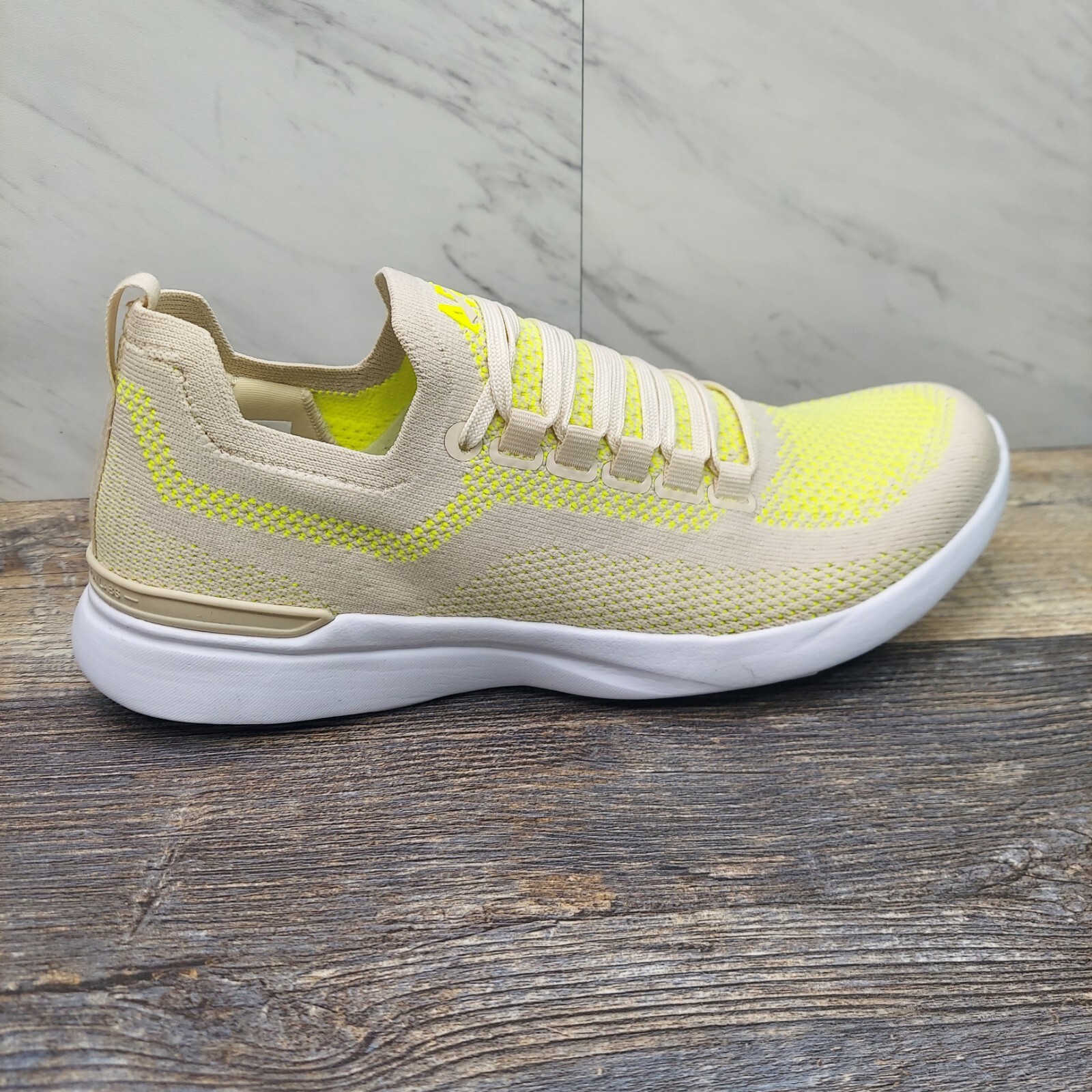 APL Athletic Propulsion Labs Techloom Breeze Beach Energy White Men's Size 8