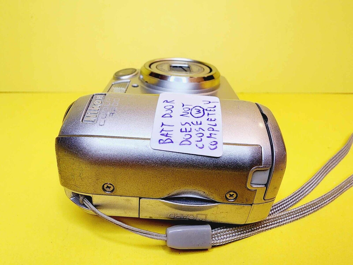 Nikon COOLPIX E3200 シルバー 単3電池式 Nikon COOLPIX E3200 シルバー 単3電池式 Nikon Coolpix E3200