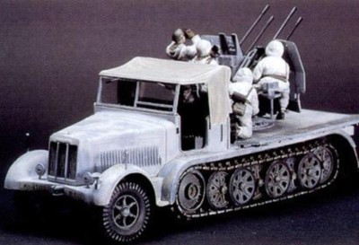 Tamiya SD.KFZ. 7/1 VIERLINKSFLAK 8 1:35 - 300035050