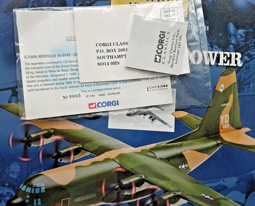 Corgi Aviation 48406 C-130A Hercules 56-0489 USAF Vietnam Camoufla Ltd Edit No.5 - Picture 4 of 4
