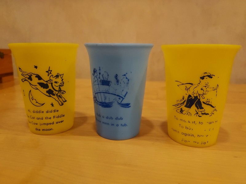 VINTAGE YELLOW & BLUE 50'S GERBER DRINKING CUP WITH NURSERY RHYMES
