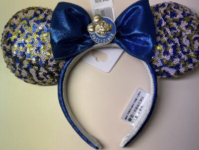 2021 Disney Parks WDW Annual Passholder Blue Sequined Minnie  display picture 1