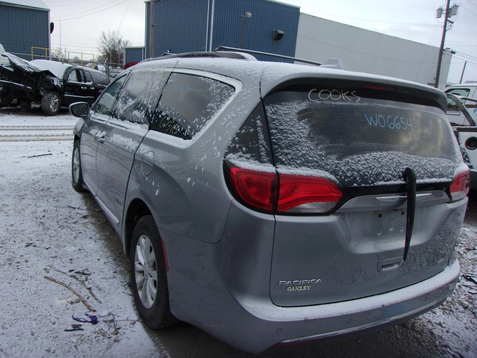 Brazo de control inferior inferior delantero izquierdo usado se adapta a: Chrysler Pacifica 2017 delantero Foto 3 de 4