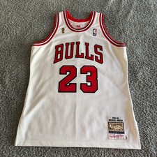 Ultimate Chicago Bulls Collector and Super Fan Gift Guide  58