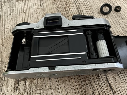 Pentax MG Body SLR Camera For Restoration - Picture 11 of 14