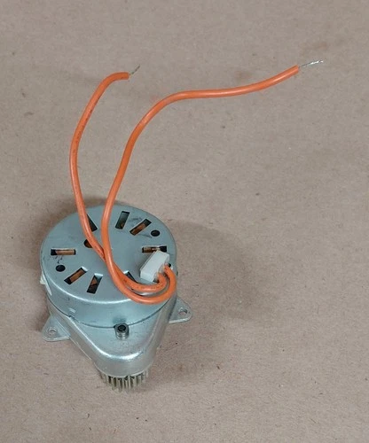 Whirlpool Refrigerator Ice Maker Drive Motor  ~  626683