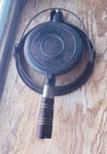Wagner Wear SIDNEY cast Iron Waffle Maker Pat'd 1910 On Base