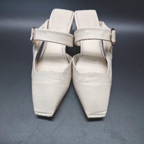 Randa Crocodile Pattern Square Toe Date Nudie Fee… - image 5