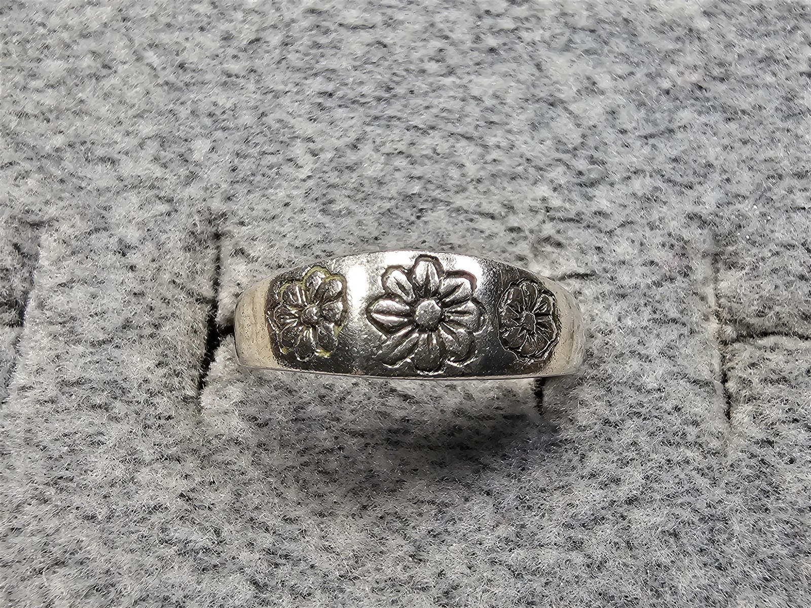 Grandma Grabe's Beautiful Vintage 925 Sterling Silver 1.4G Open Back Ring Size 3