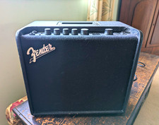 Fender Mustang LT25 25W Modelling Combo Amplifier for Electric Guitar Practice