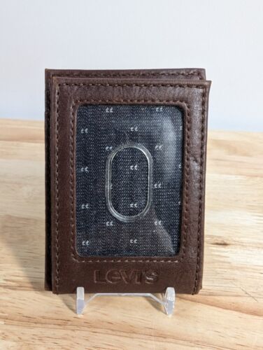 NEW Levi Jeans Leather Card Holder Magnetic Money Compartment Wallet