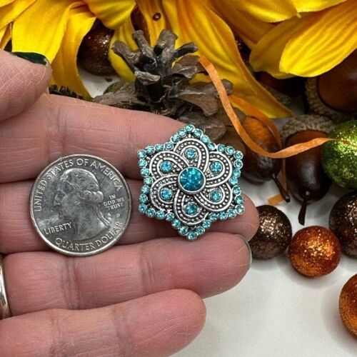 Ginger Snap #221 - “Victorian Star W/ Blue Sparkle Stones” For 18mm Snap Jewelry - Picture 2 of 8