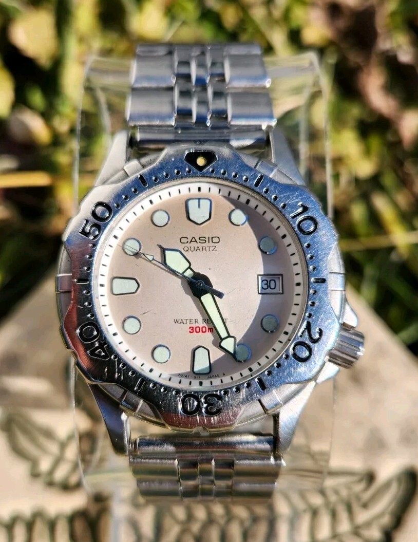 Vtg Casio Diver 300M MDP-801 Quartz RARE DIAL 37mm Men's Swiss