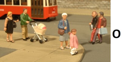 O Scale - STROLLING PEOPLE - BAC-33159
