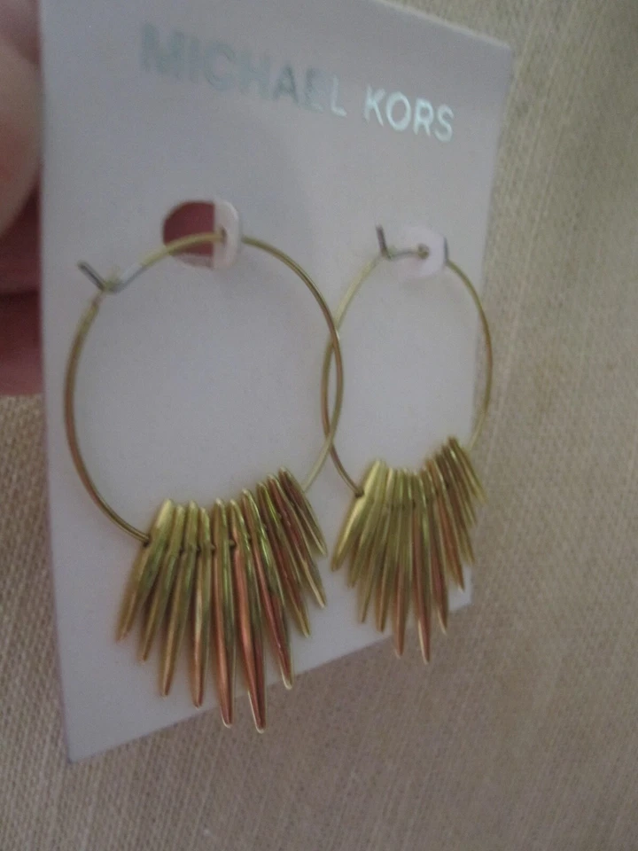 NUEVO CON ETIQUETAS Y Defecto Michael Kors Moda Tribal Tono Dorado Aro Pendientes/Piezas de Espiga-  Foto 3 de 4