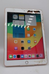 Apple iPad 6.Gen 32GB WiFi  Wlan Rosé Gold Displayschaden A1893 #5010