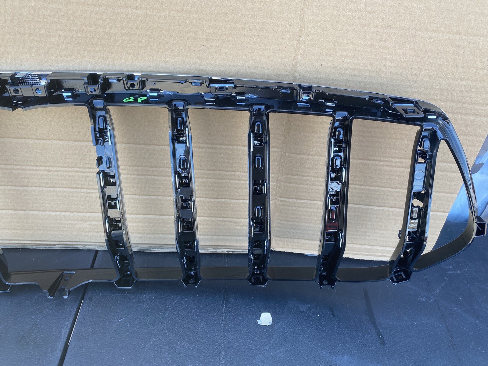 maserati quattroporte Grille 2020- 2023 OEM