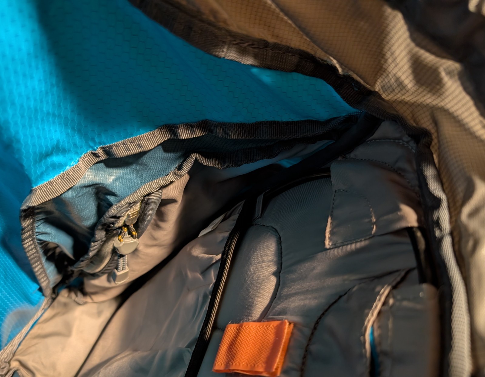 Deuter Unisex ACT Trail 28 SL Backpack in Bright Blue - Trekking Hiking Daypack