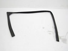 17-20 Jaguar F-Pace 2018 Front Left Door Window Run Channel Seal Weatherstip ;:Y