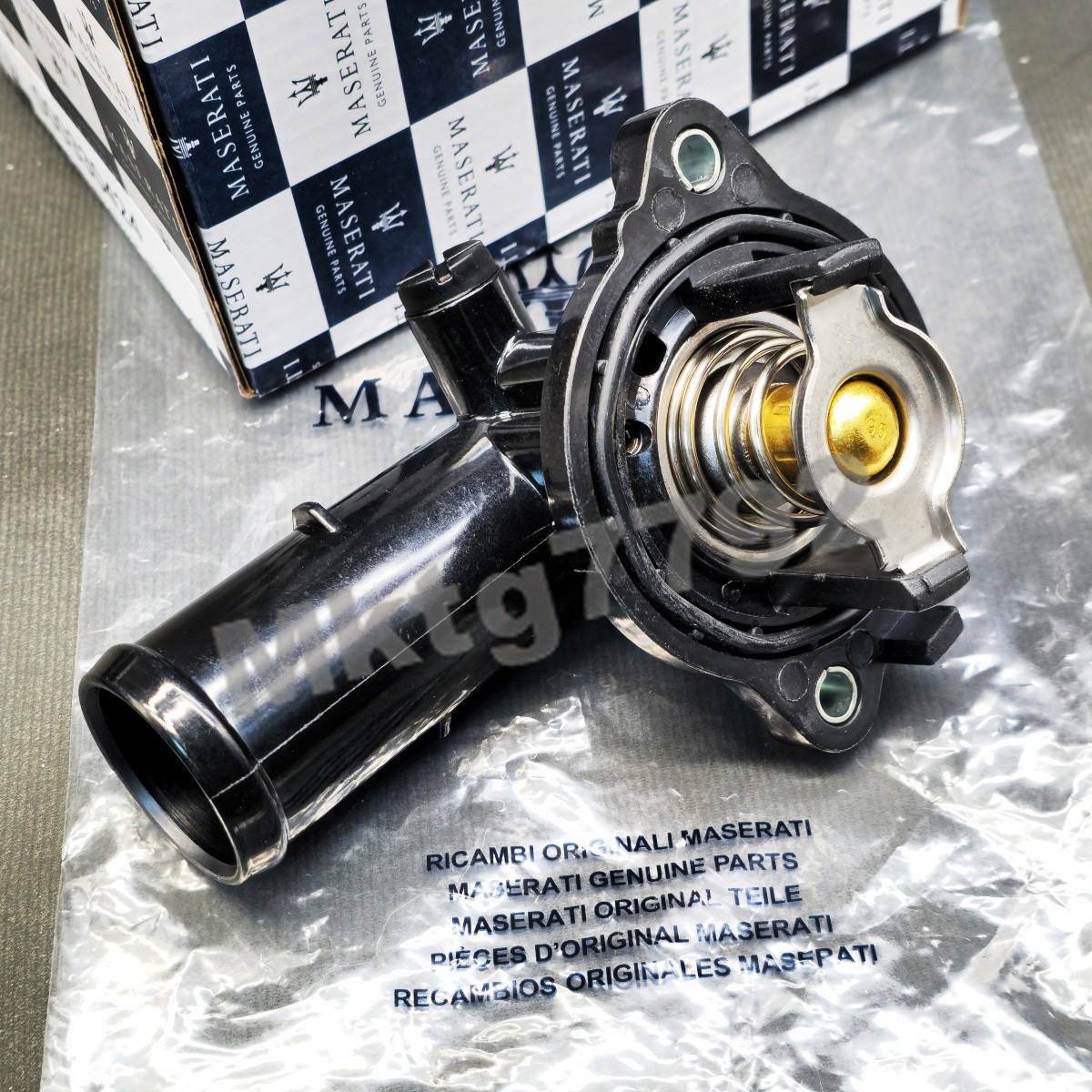 Thermostat For Maserati Ghibli Levante Quattroporte,Gasoline Cars 330424 323056