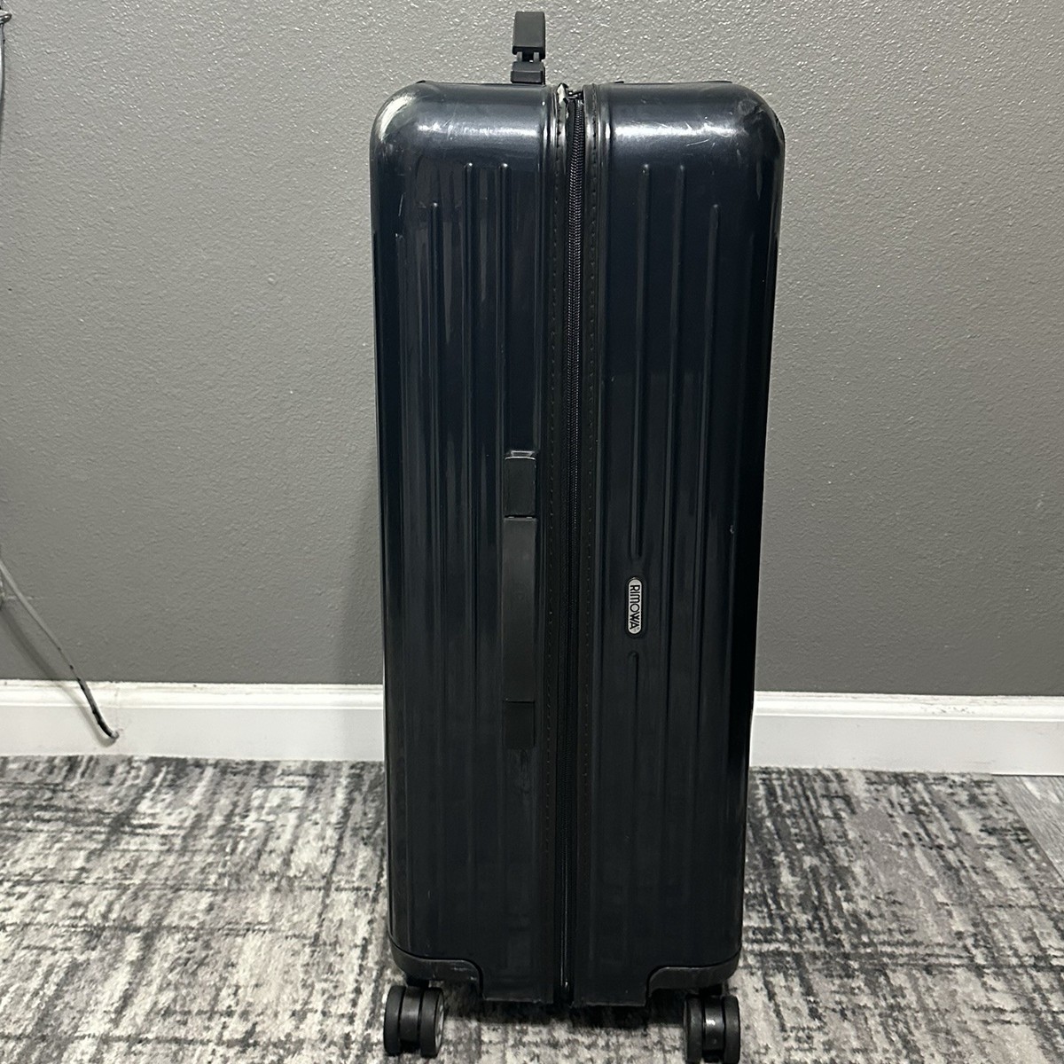 Rimowa Luggage Salsa Air 29