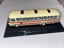 Skoda 706 RTO 1963 Oldtimer Bus Modell Sammlermodell mit Sockel