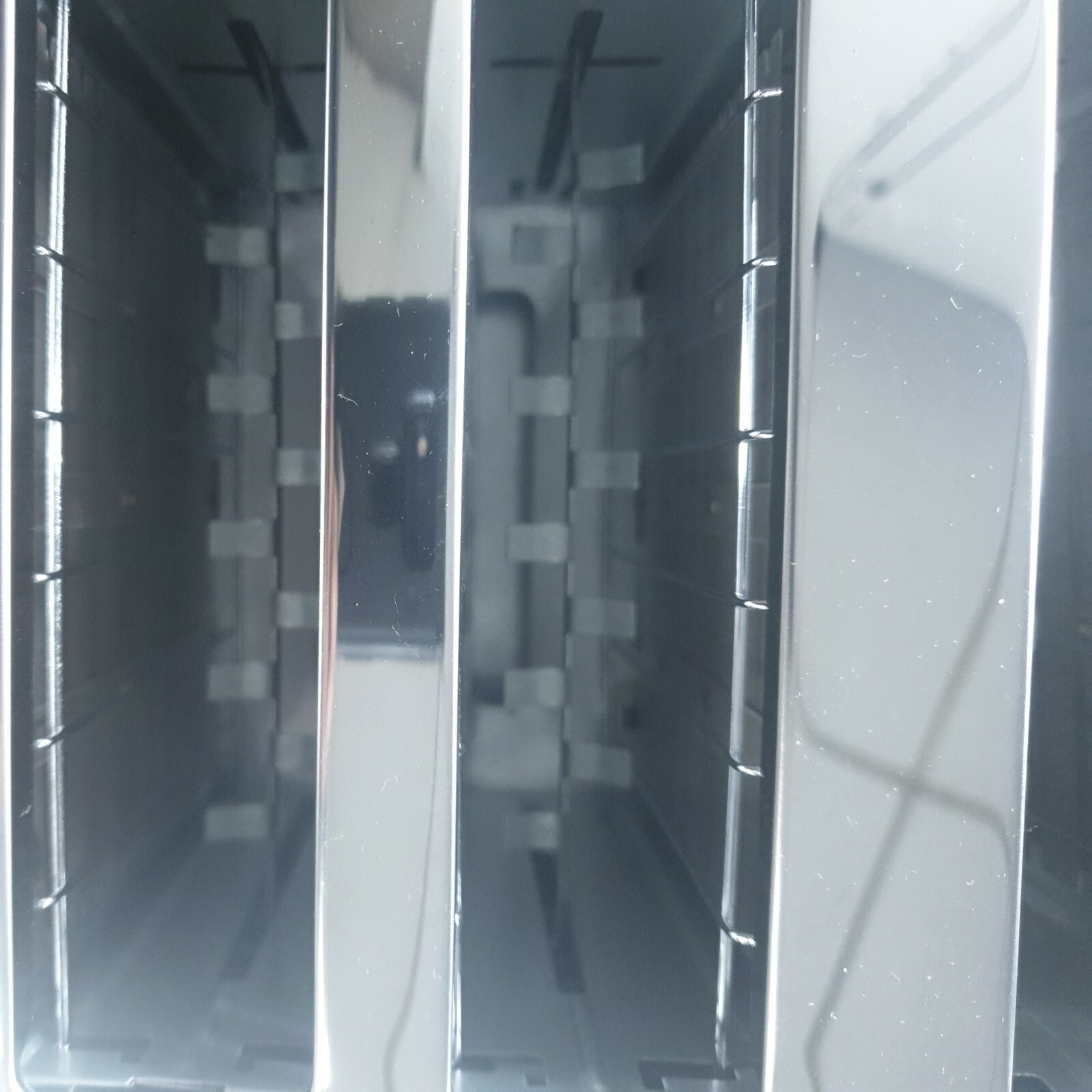 Breville VTT687 High Gloss Toaster, 4 Slice, faulty only one 2 slice