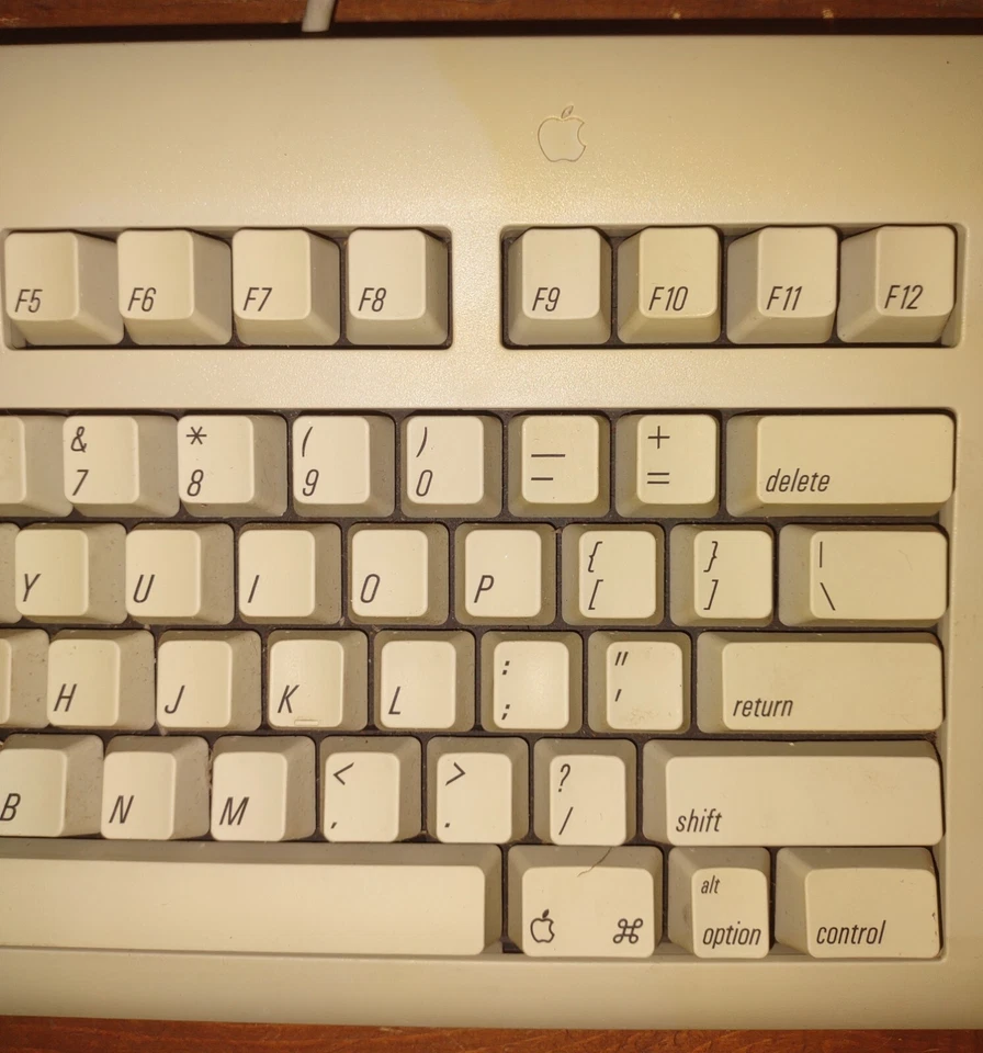 Apple Design keyboard replacement key Original M2980 - Image 4 of 4