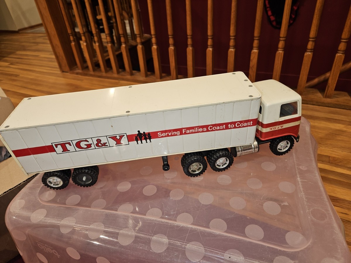 Vintage Taiyo TG&Y Semi Truck Pressed Steel & Plastic Japan
