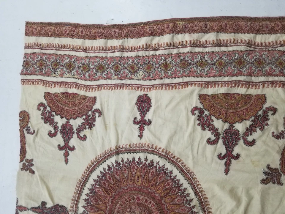 Vintage Traditional Kashmiri Hand Embroidered Paisley Design Fragment 160x148cm - Image 4 of 4