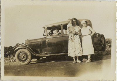 ALTES FOTO - VINTAGE SNAPSHOT - AUTO FAMILIE AUTO MODE TACOT - CAR