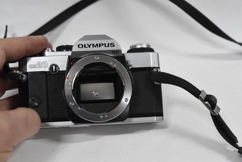 Olympus OM20 35mm SLR Film Camera with OM-System Zuiko AUTO-S 50mm f 1.8 Lens - Picture 6 of 22