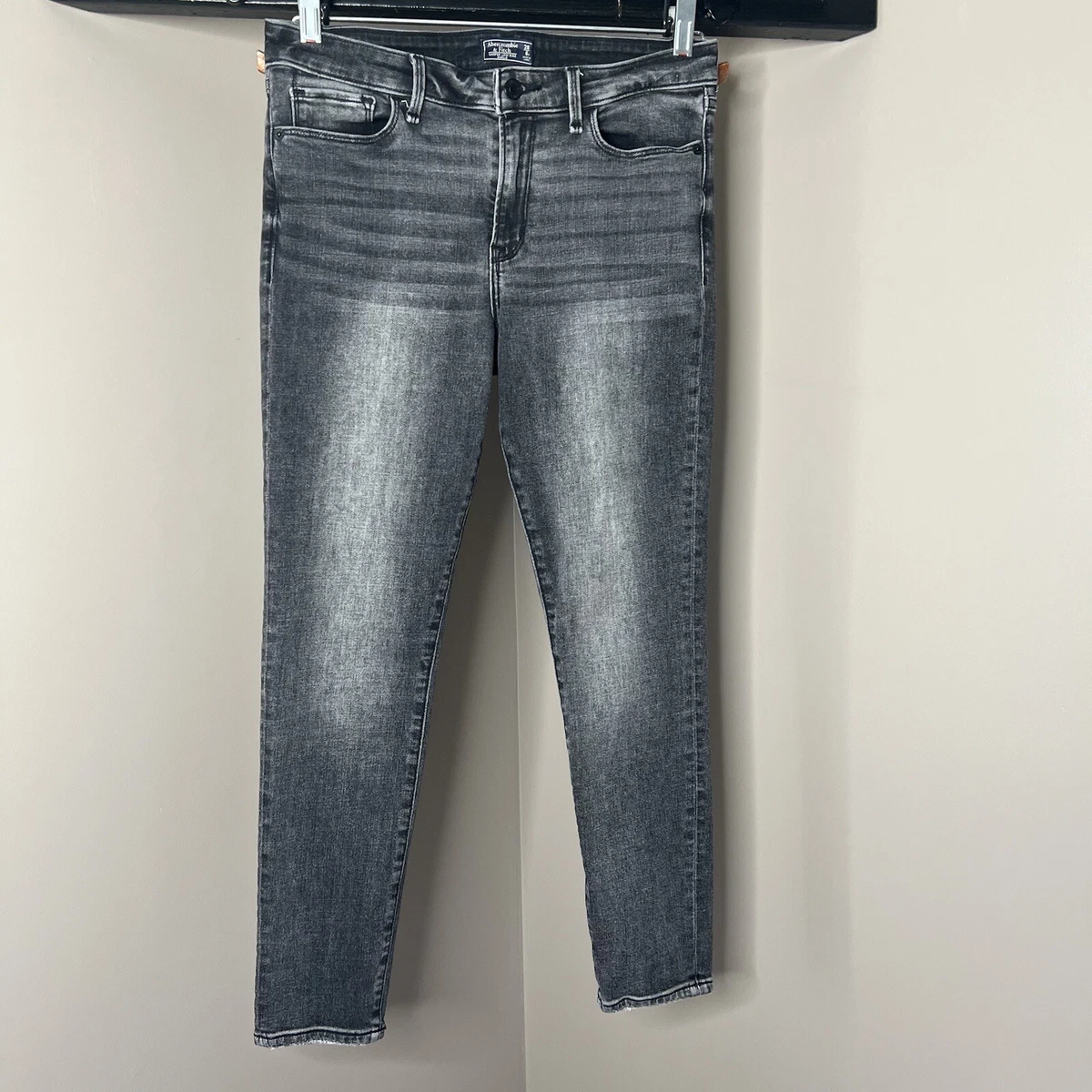 Abercrombie Fitch black wash Harper low rise ankle jeans size 6 reg 28