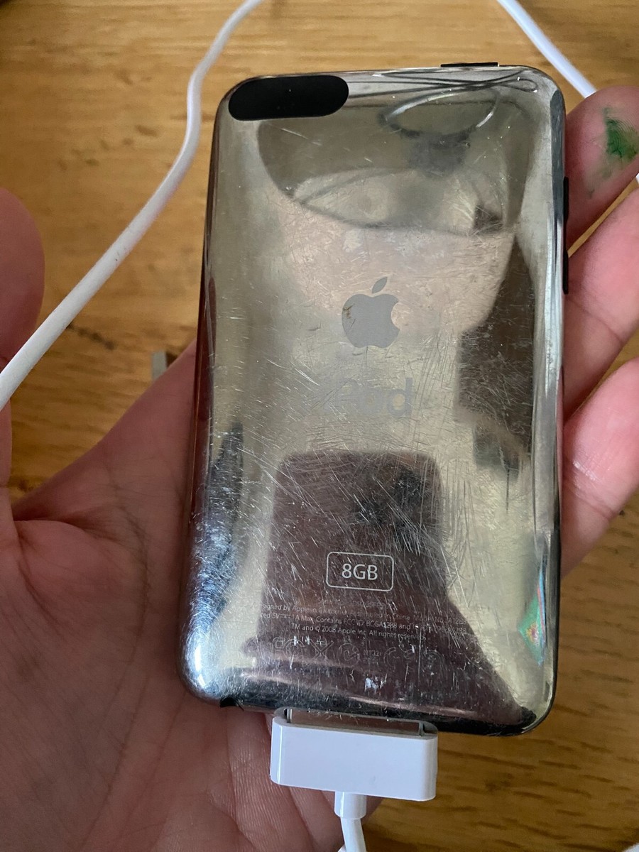 Apple iPod Touch 3rd Generation Silver 8GB