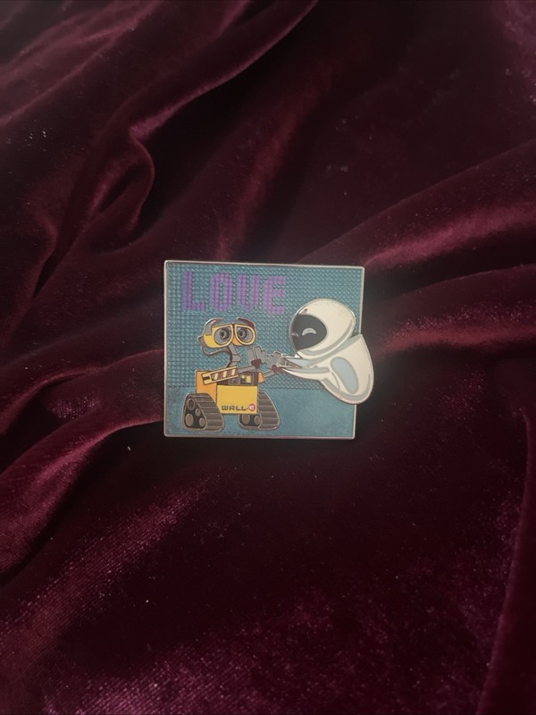 Disney Parks Collection Pin Trading WALL-E Pin - Wall-E And Eve - Love