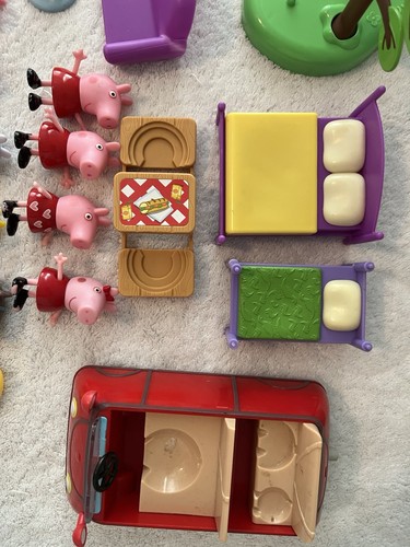 Lote de figuras y accesorios de Peppa Pig - Imagen 6 de 9