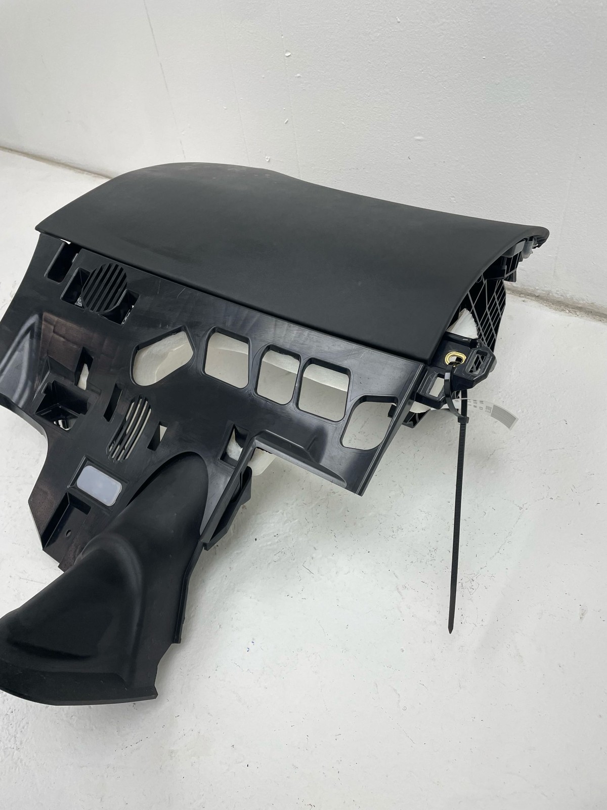 2015-2020 BENTLEY BENTAYGA OEM Front Left Lower Dash Knee Bolster Steering Panel